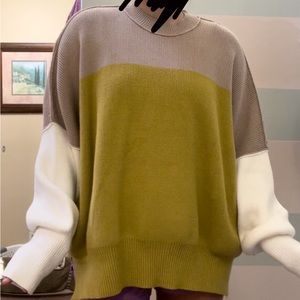 Stunning Free People sweater size small